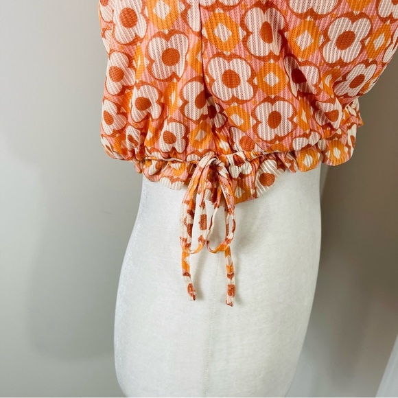 Madden NYC 70s Orange Floral Cropped Keyhole Top with Long Sleeves - LARGE - Picture 8 of 13
